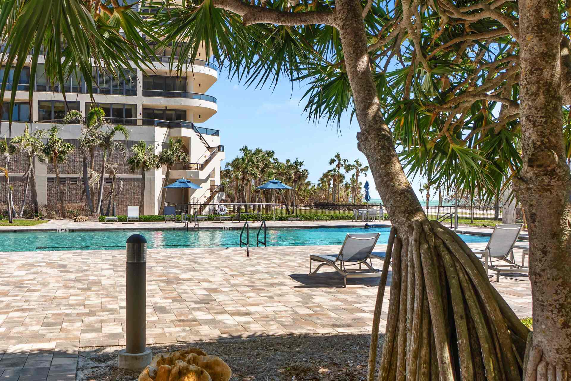 435 L Ambiance Dr H902 Longboat Key FL 34228 MLS A4646053 (136)