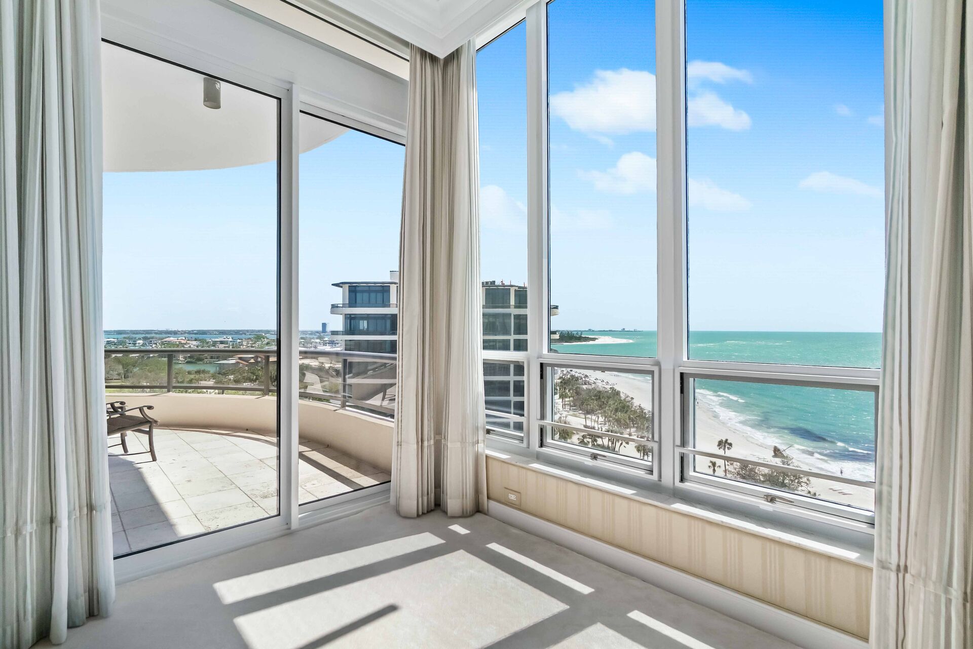 435 L Ambiance Dr H902 Longboat Key FL 34228 MLS A4646053 (66)