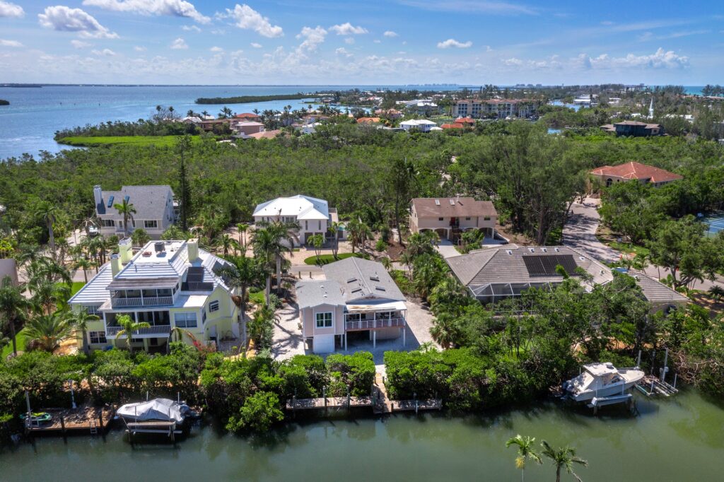 663 Penfield St Longboat Key FL 3422l MLS A4656256 (1)