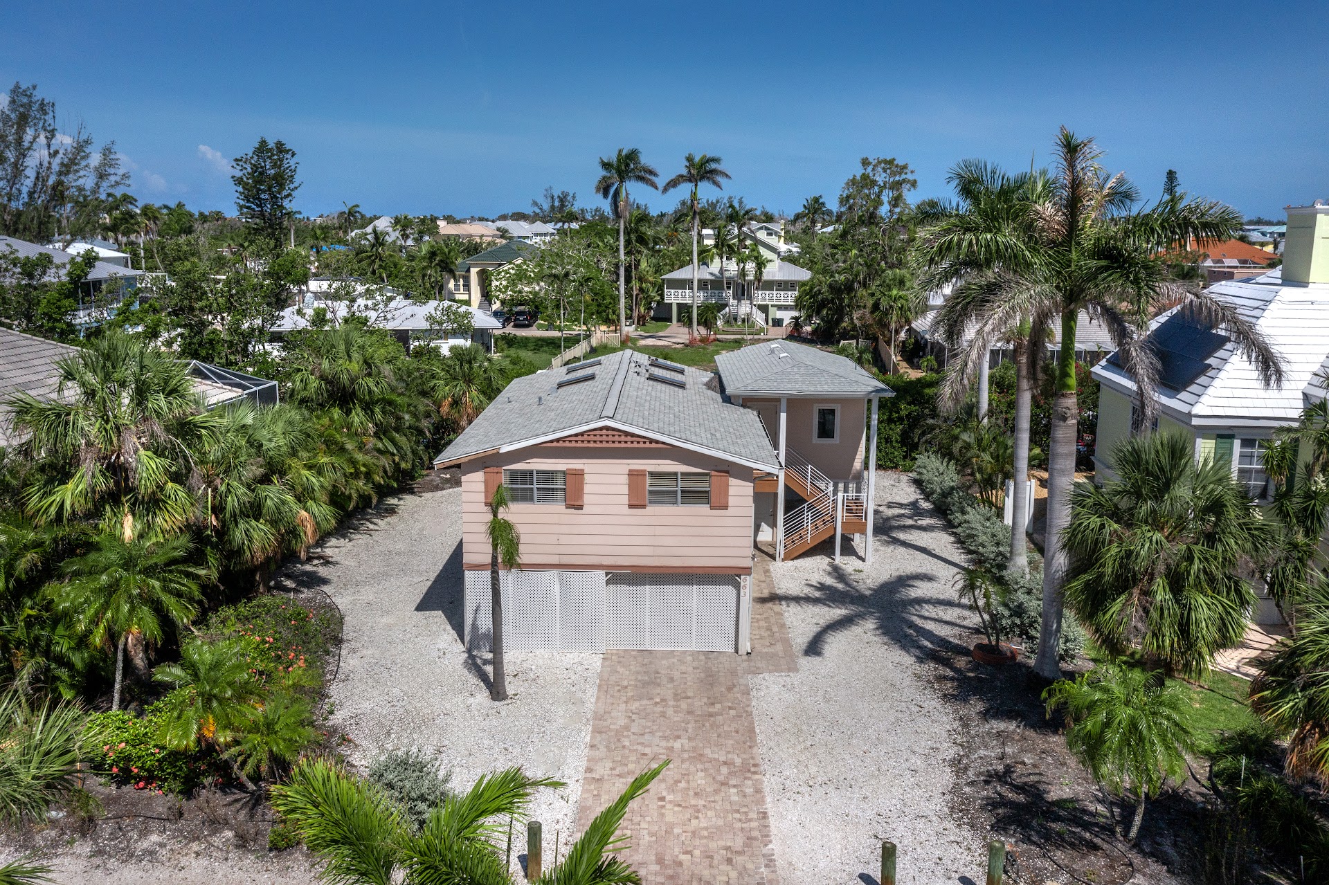 663 Penfield St Longboat Key FL 3422l MLS A4656256 (2)
