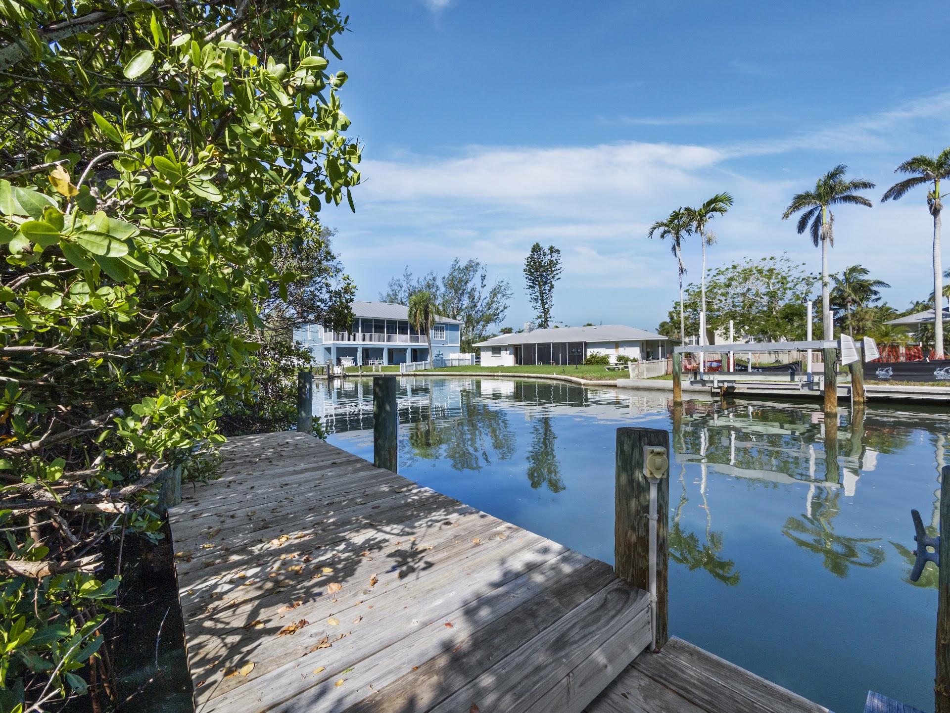 663 Penfield St Longboat Key FL 3422l MLS A4656256 (3)