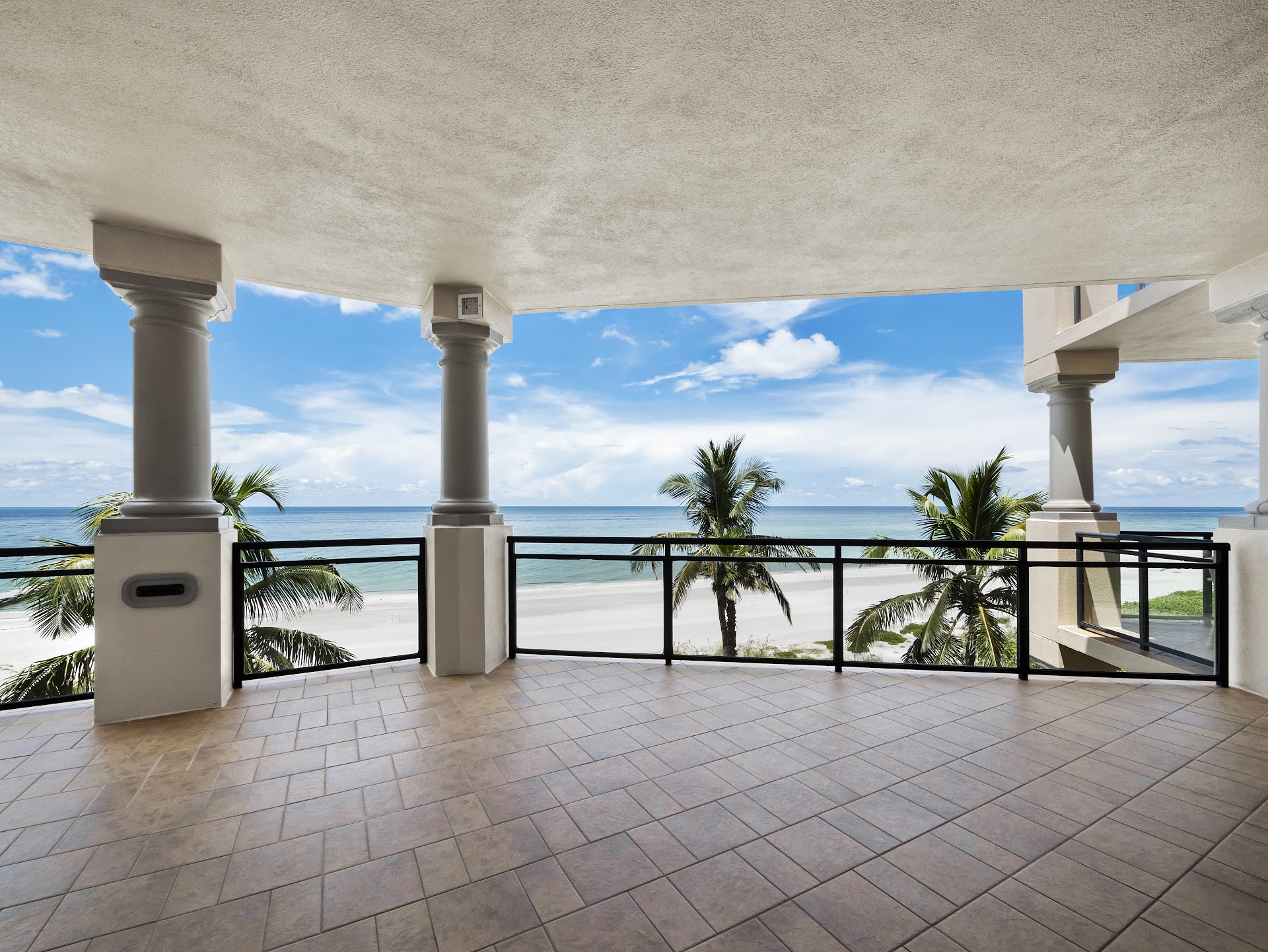 2333 Gulf Of Mexico Dr U 1A3 Longboat Key FL 23442 MLS A4661324 (5)