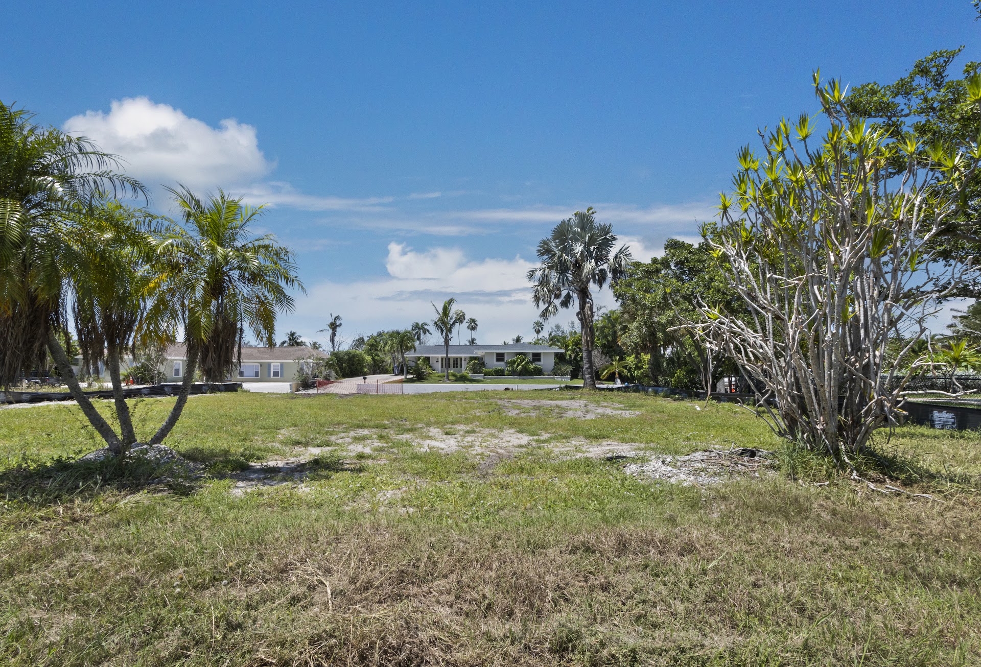 570 De Narvaez Dr Longboat Key FL 34228 MLS A4662673 (3)