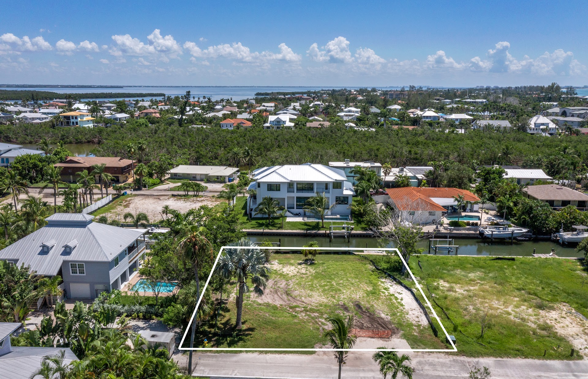 570 De Narvaez Dr Longboat Key FL 34228 MLS A4662673 (4)