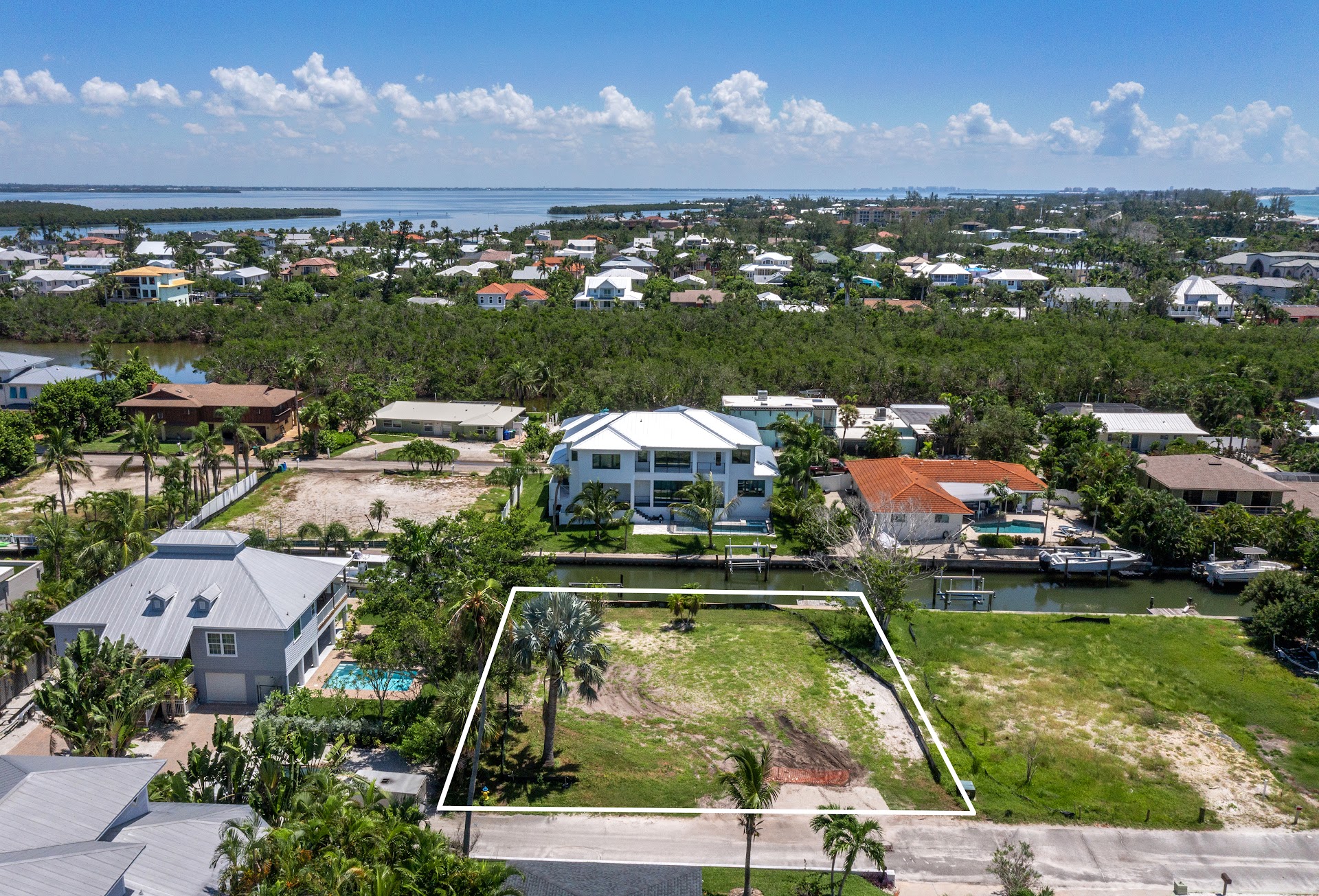 570 De Narvaez Dr Longboat Key FL 34228 MLS A4662673 (8)