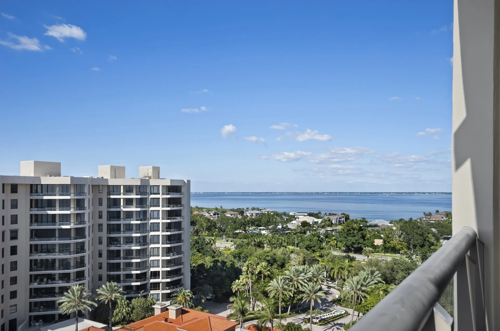 1241 Gulf of Mexico Dr PH02 Longboat Key FL 34228 MLS A4708305 (11)