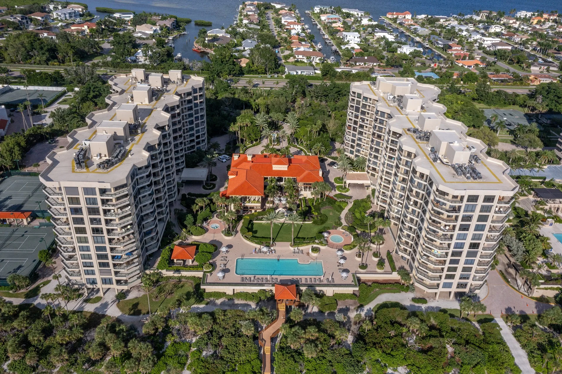 1241 Gulf of Mexico Dr PH02 Longboat Key FL 34228 MLS A4708305 (56)