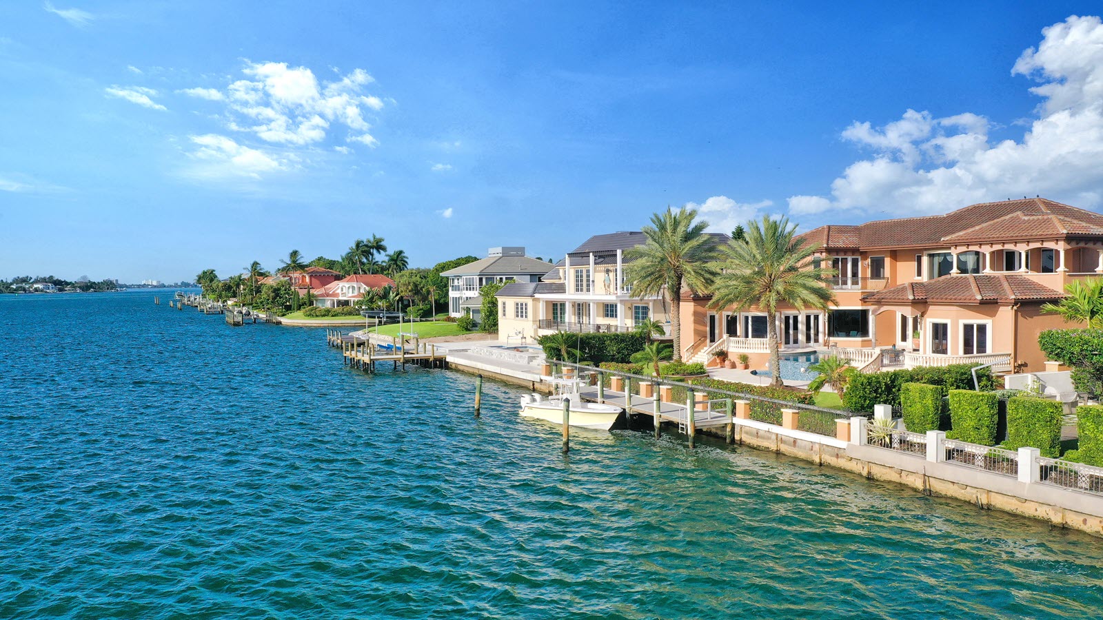 483 Meadow Lark Drive Bird Key Sarasota Fl Home For Sale on the Water