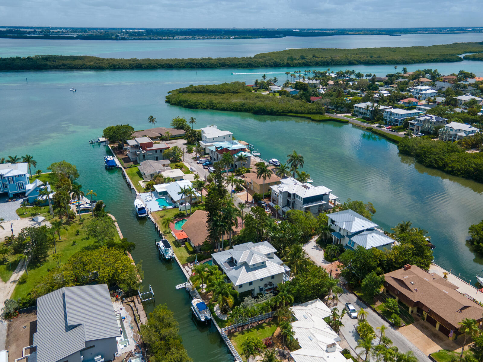 Market Snapshot: Tiny Bayview Estates Offers Community, Ambiance and Convenience on Longboat Key